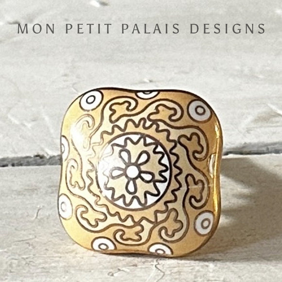 Arles & Gold Ceramic Knob